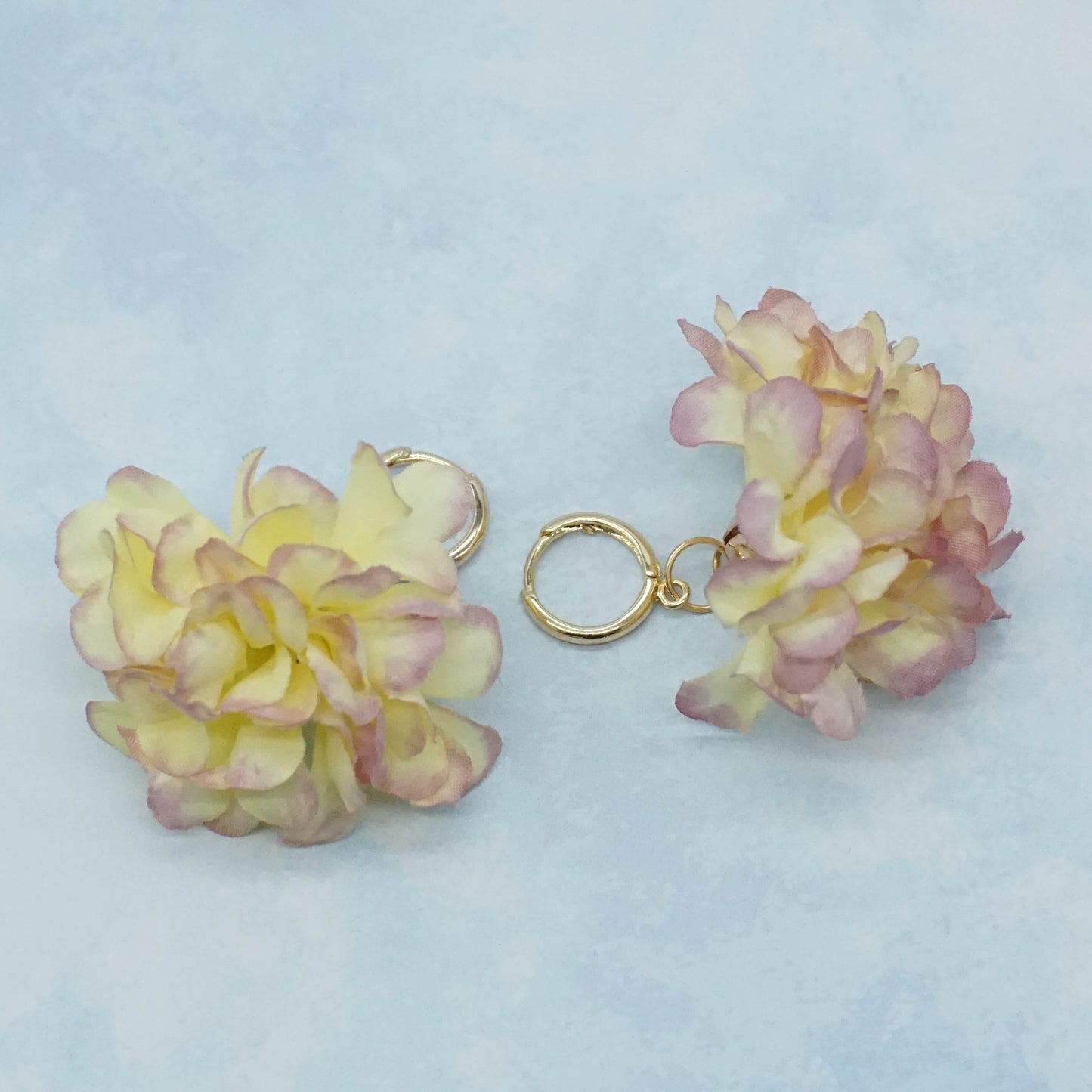 Flower Petal Earrings - BLOOMING