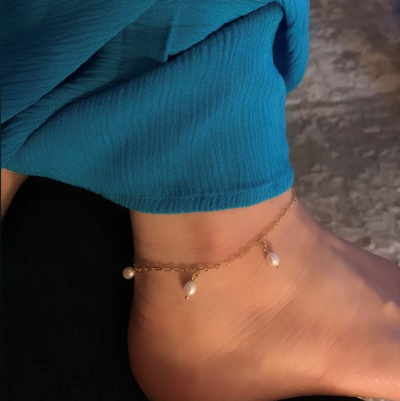 Charm Anklet with Pearl Charms - BEST FOOT FORWARD
