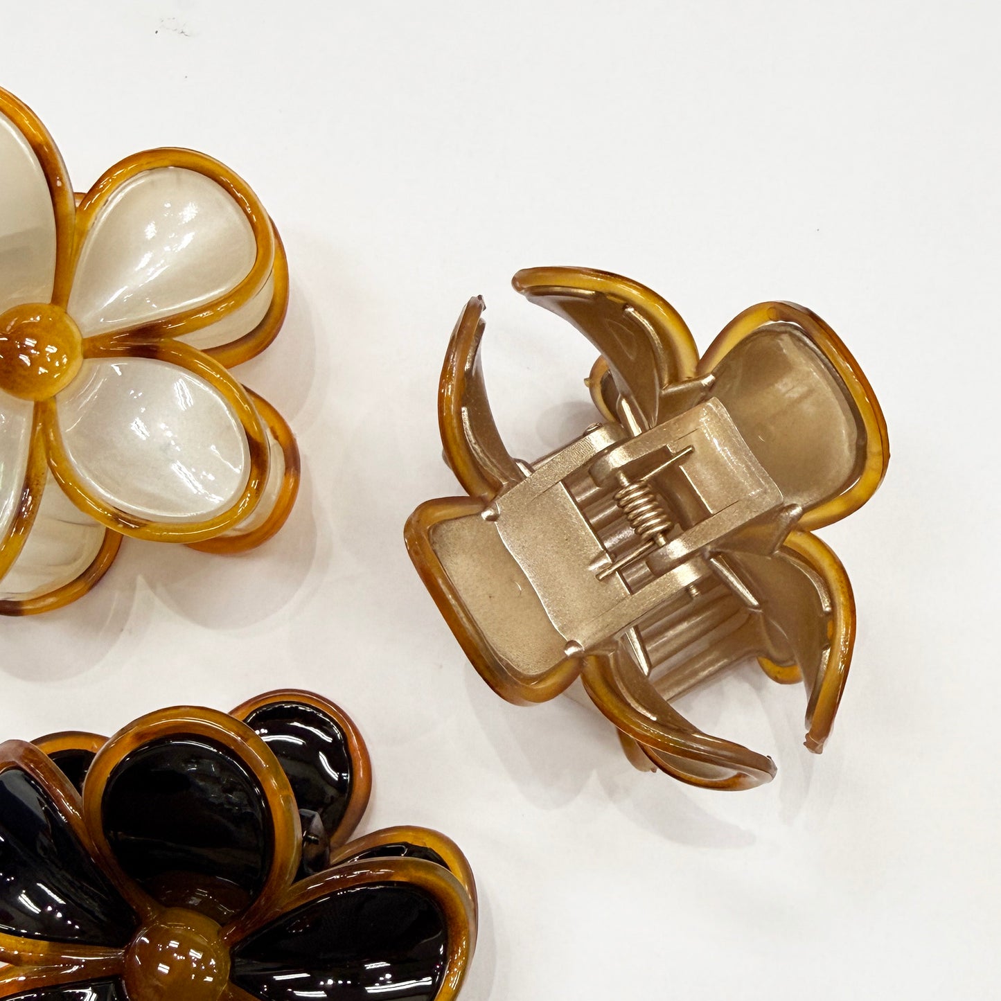 Round Flower Claw Clip