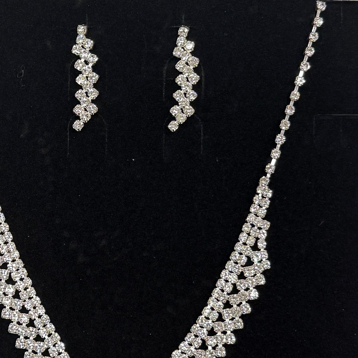 Jewelry Set (Necklace & Earrings)